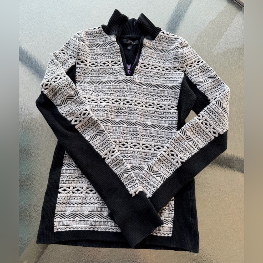 Women’s 1/4 zip sweater